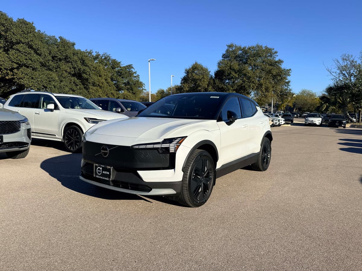 2026 Volvo EX30 Cross Country - Image 2