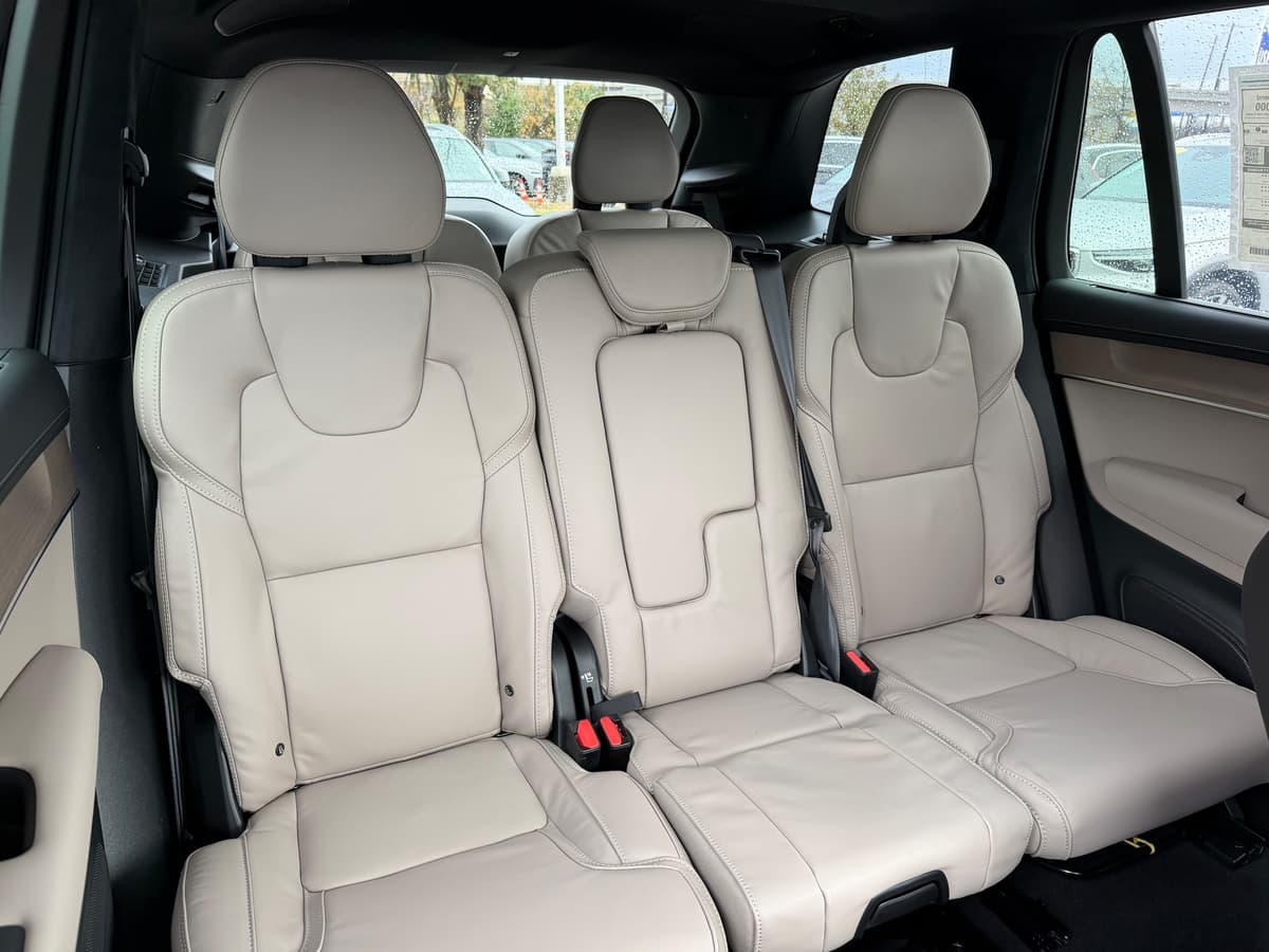 2026 Volvo XC90 - Image 10