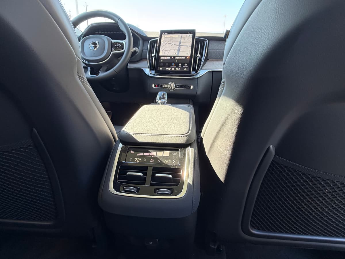 2026 Volvo XC90 - Image 12