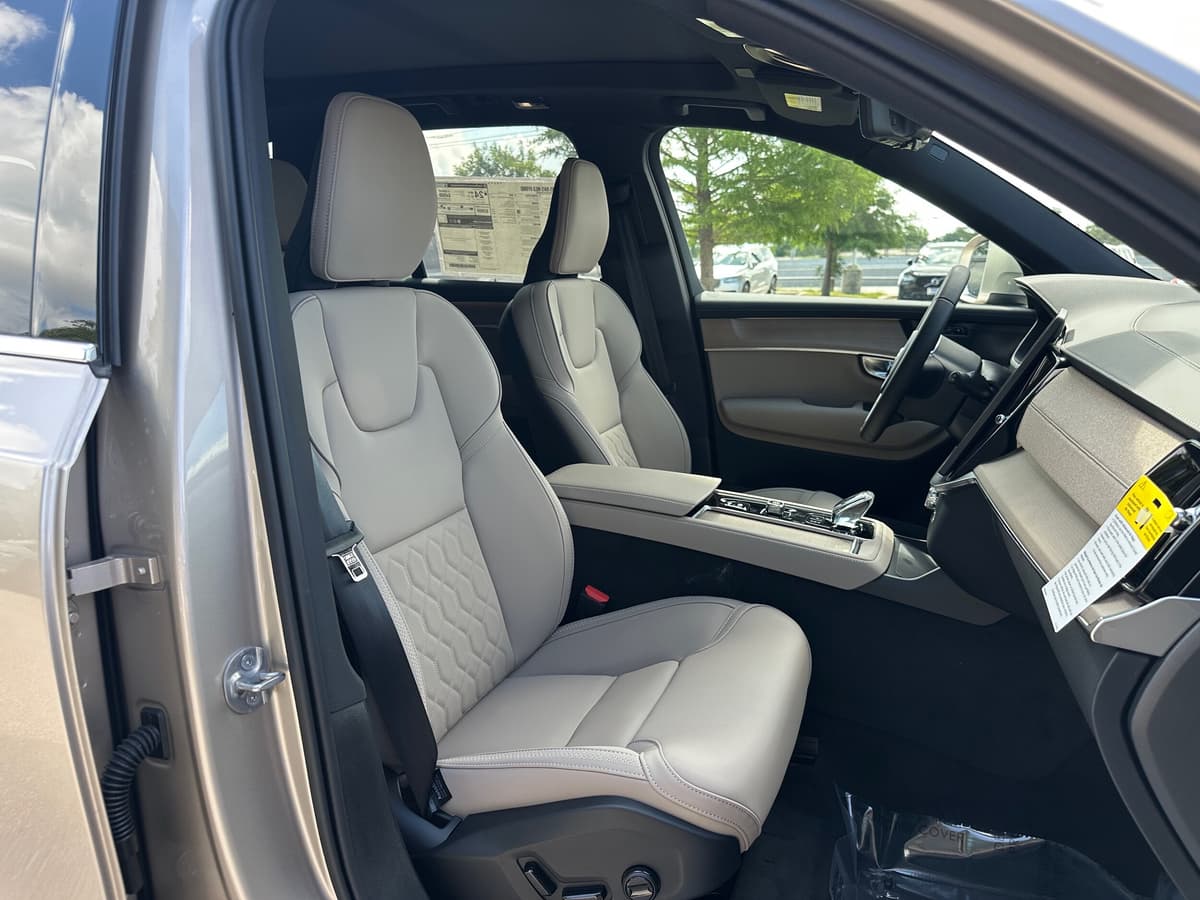 2026 Volvo XC90 - Image 8