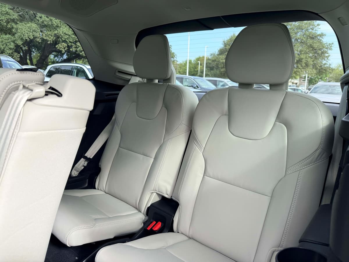 2026 Volvo XC90 - Image 17
