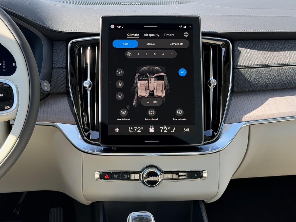 2026 Volvo XC90 - Image 13