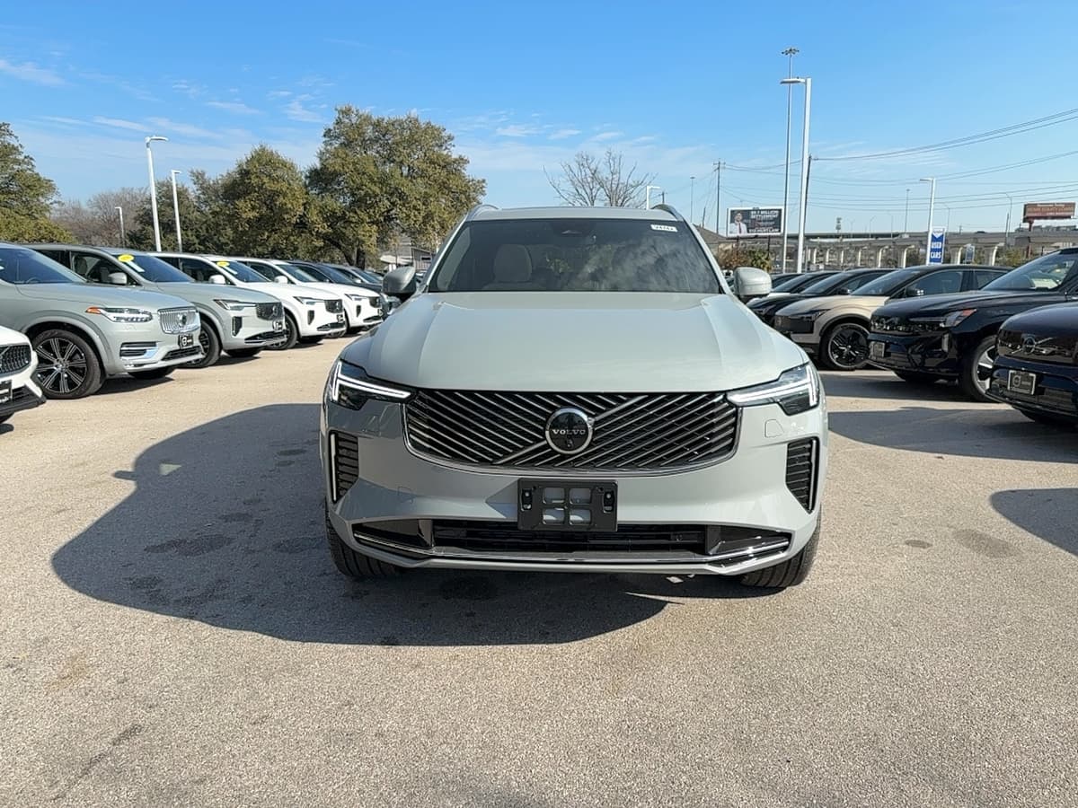 2026 Volvo XC90 - Image 8