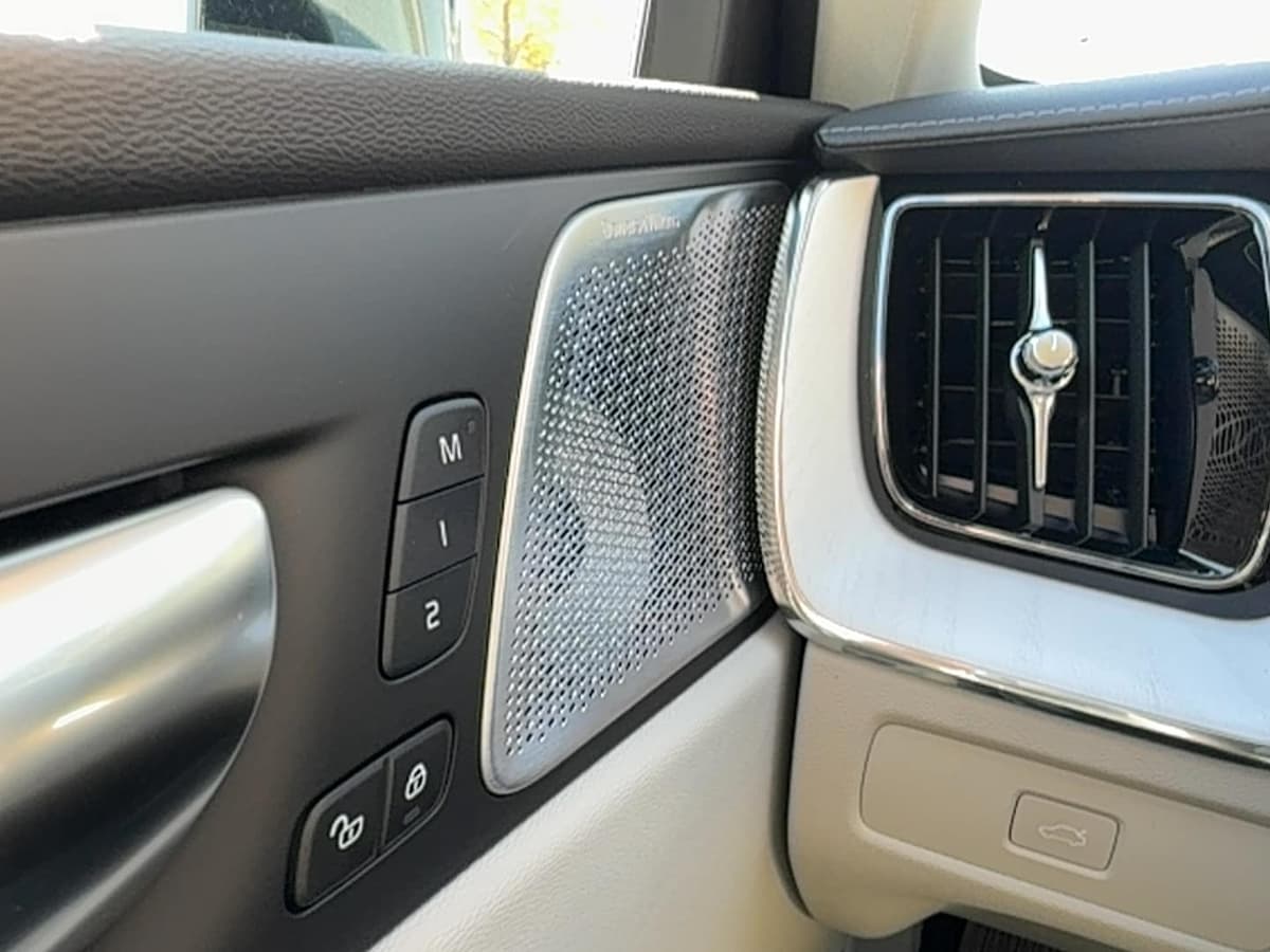 2026 Volvo XC60 - Image 19