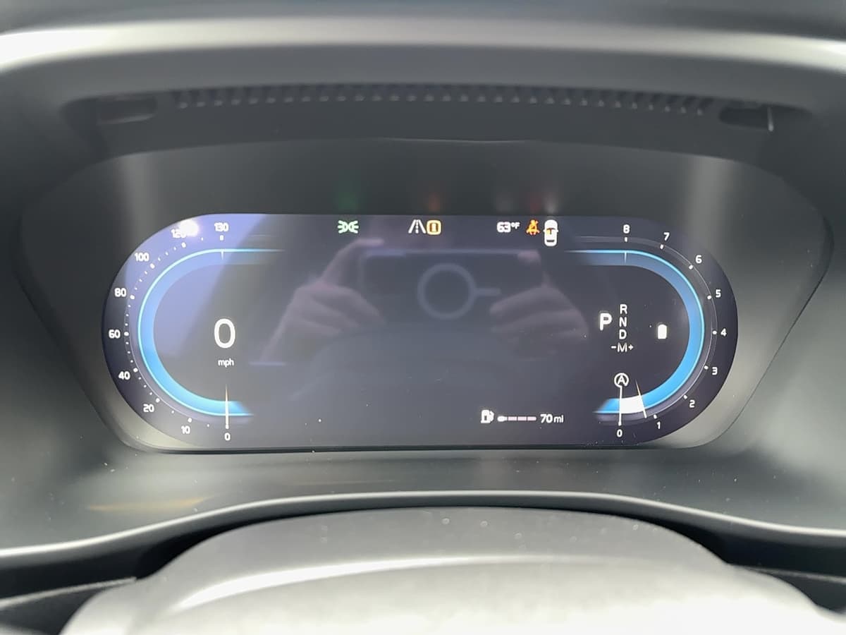 2025 Volvo XC40 - Image 20