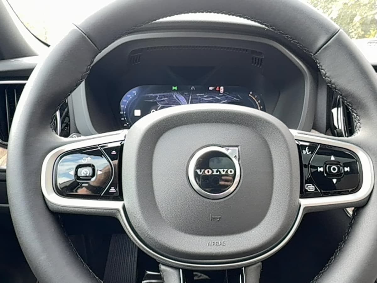 2026 Volvo XC60 - Image 21