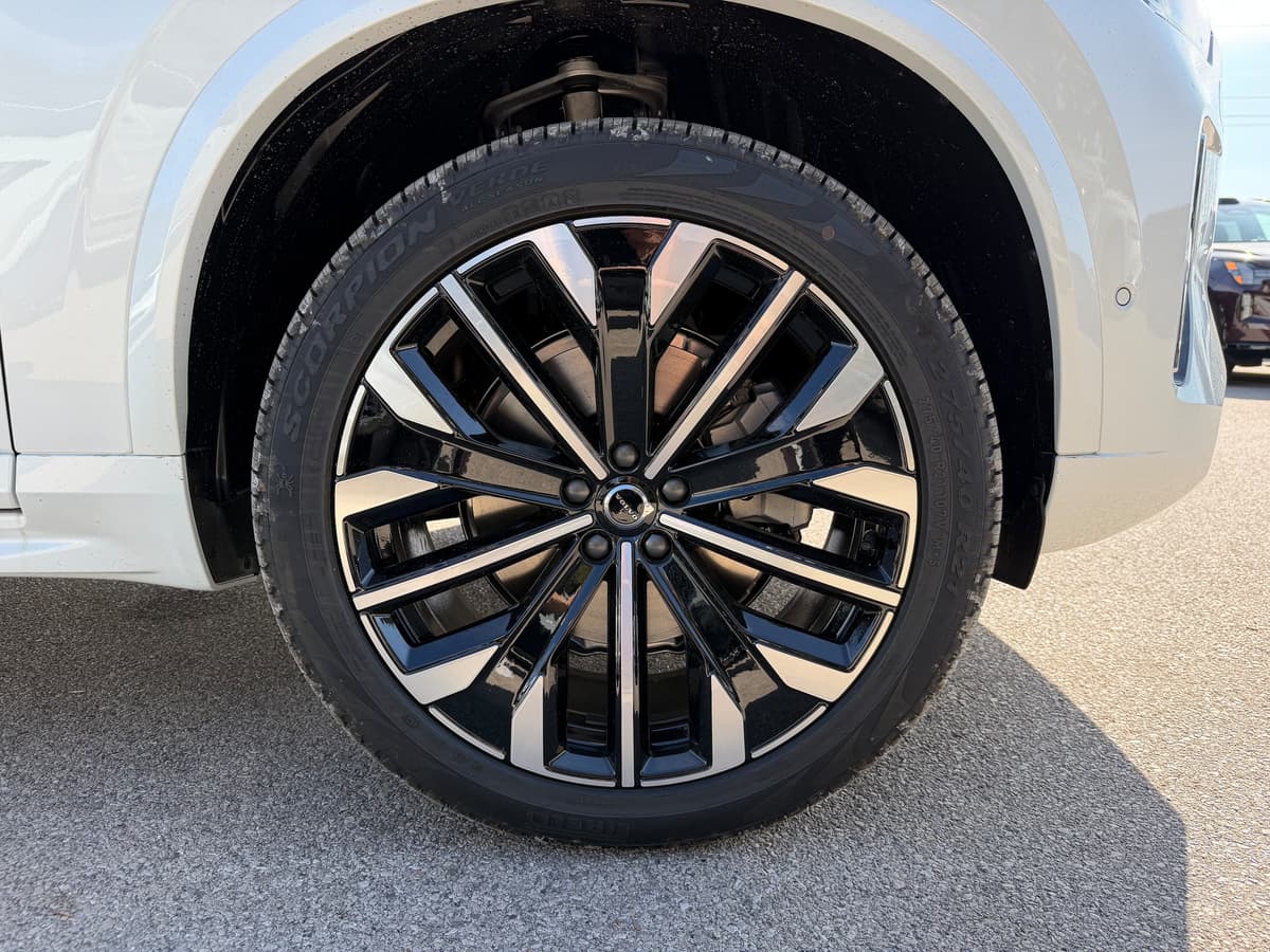 2026 Volvo XC90 - Image 7