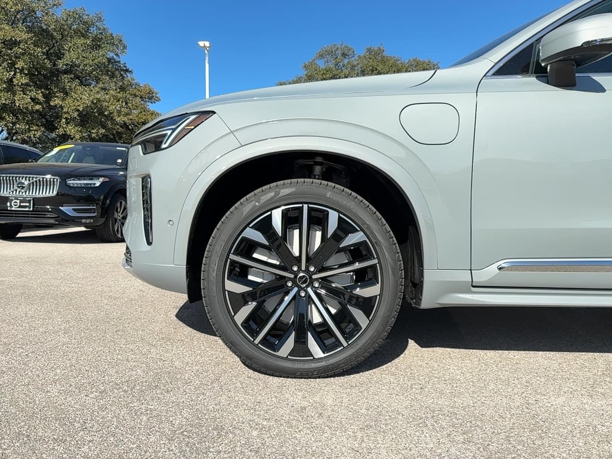 2026 Volvo XC90 plug-in hybrid - Image 9