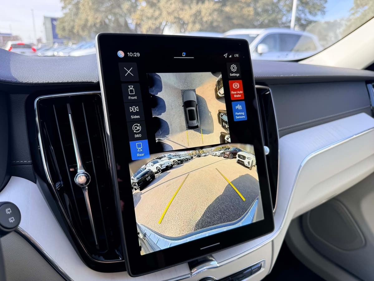 2026 Volvo XC60 - Image 22