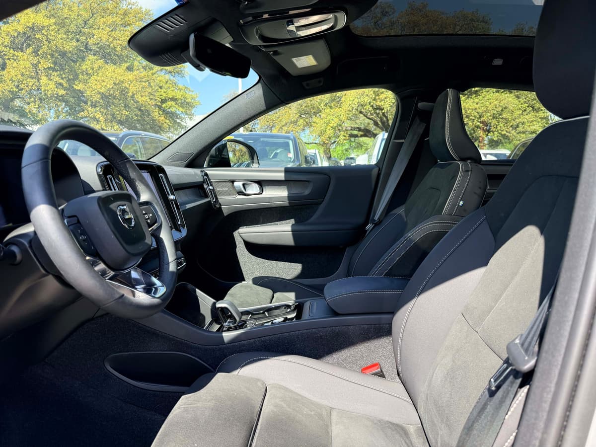 2023 Volvo C40 Recharge Pure Electric - Image 12