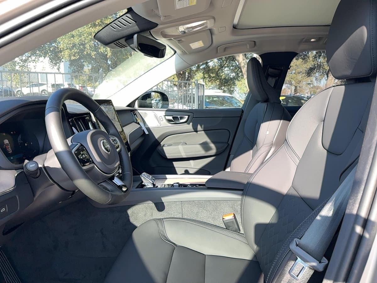 2026 Volvo XC60 - Image 9