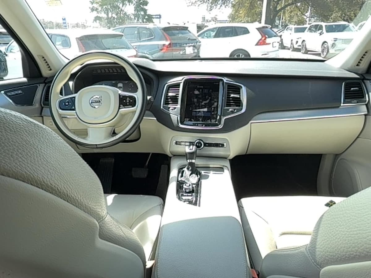 2021 Volvo XC90 - Image 16