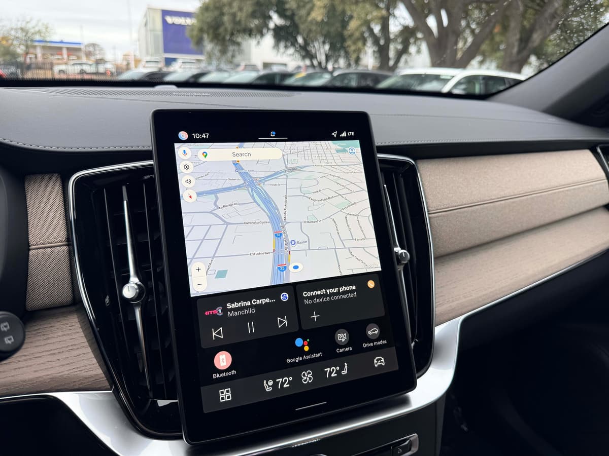 2026 Volvo XC90 plug-in hybrid - Image 22