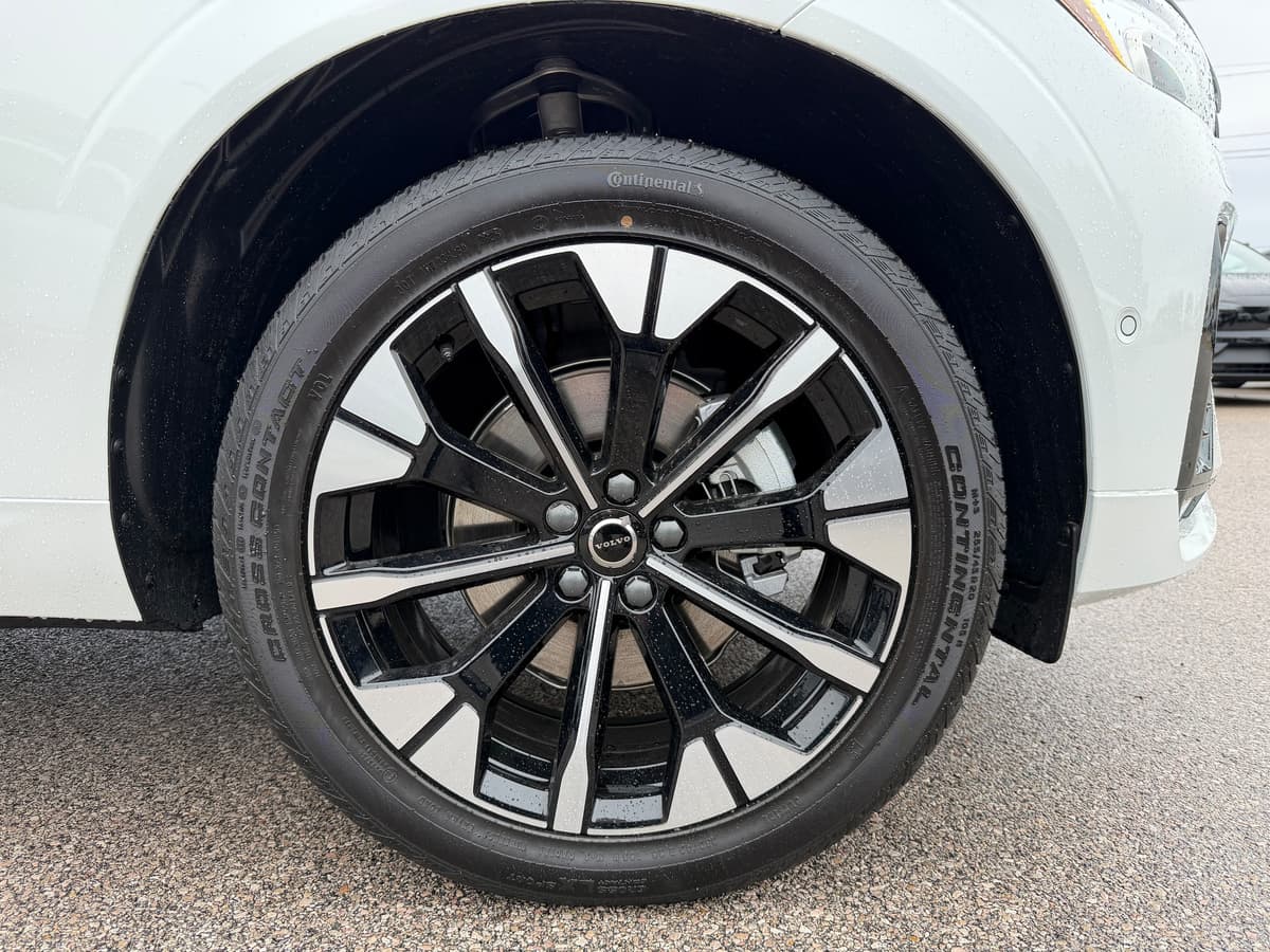 2026 Volvo XC60 - Image 7
