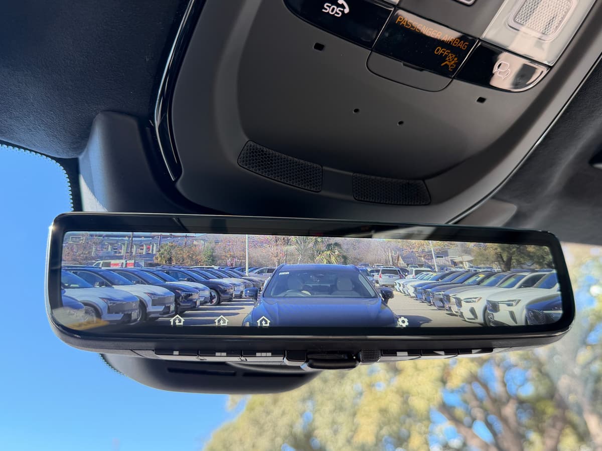 2026 Volvo XC90 plug-in hybrid - Image 18