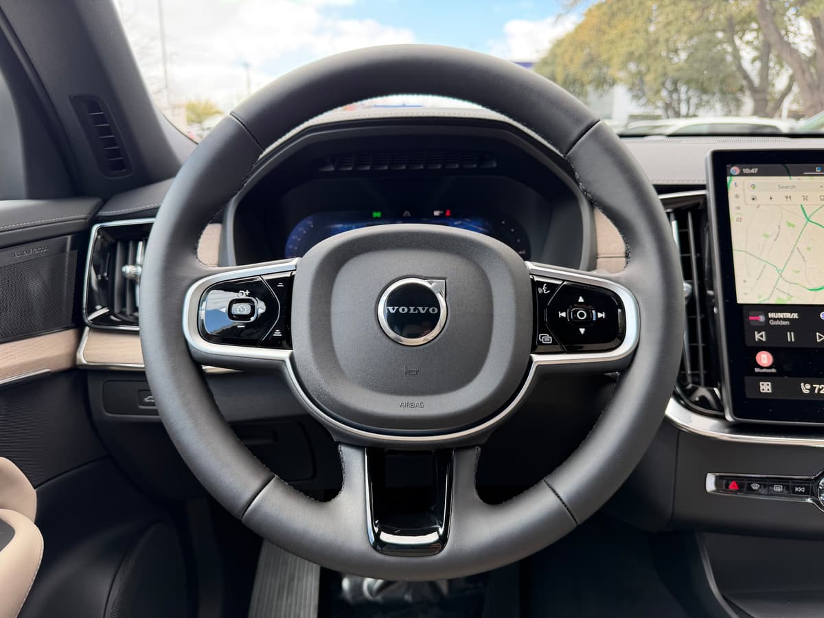 2026 Volvo XC90 plug-in hybrid - Image 15