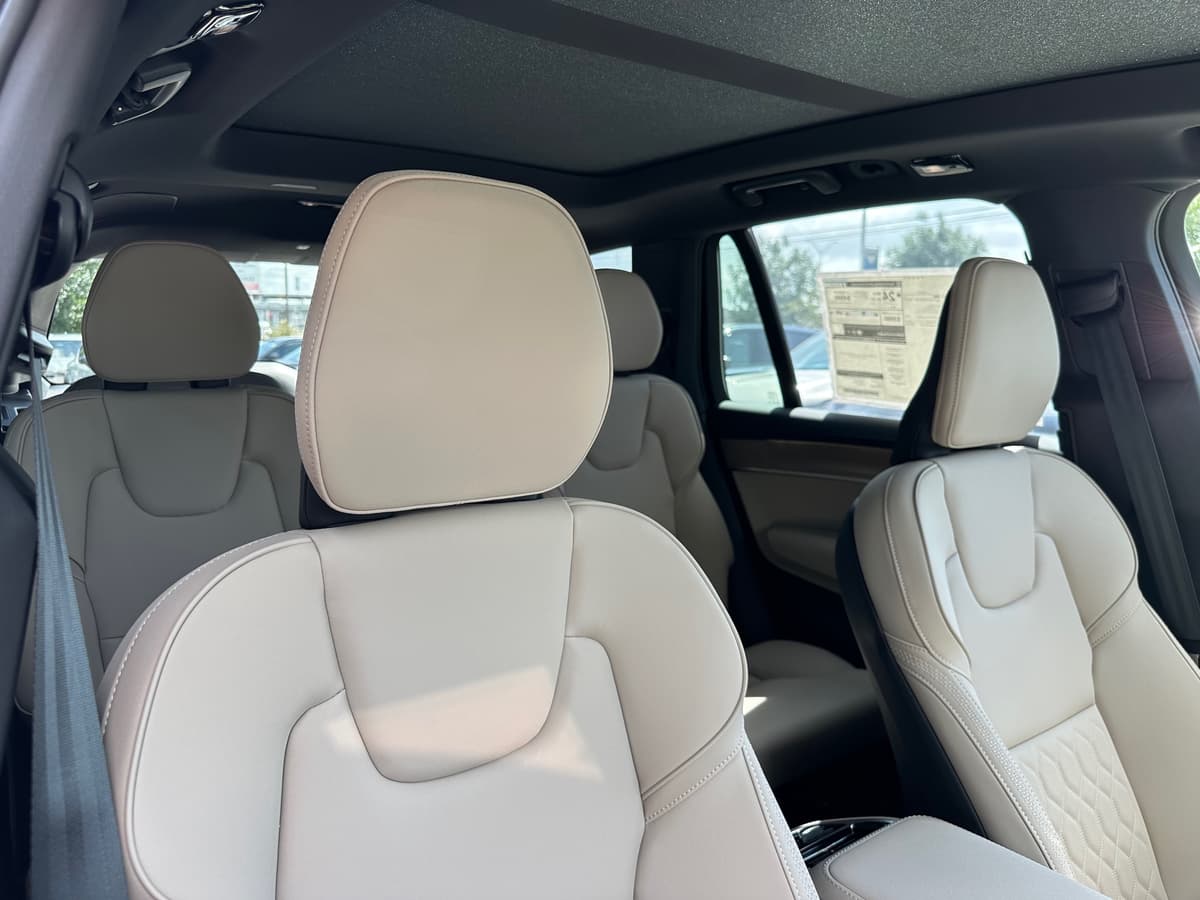 2026 Volvo XC90 - Image 9