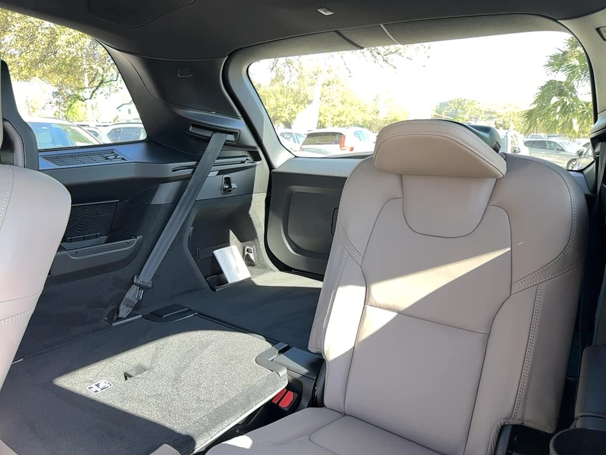 2026 Volvo XC90 - Image 16