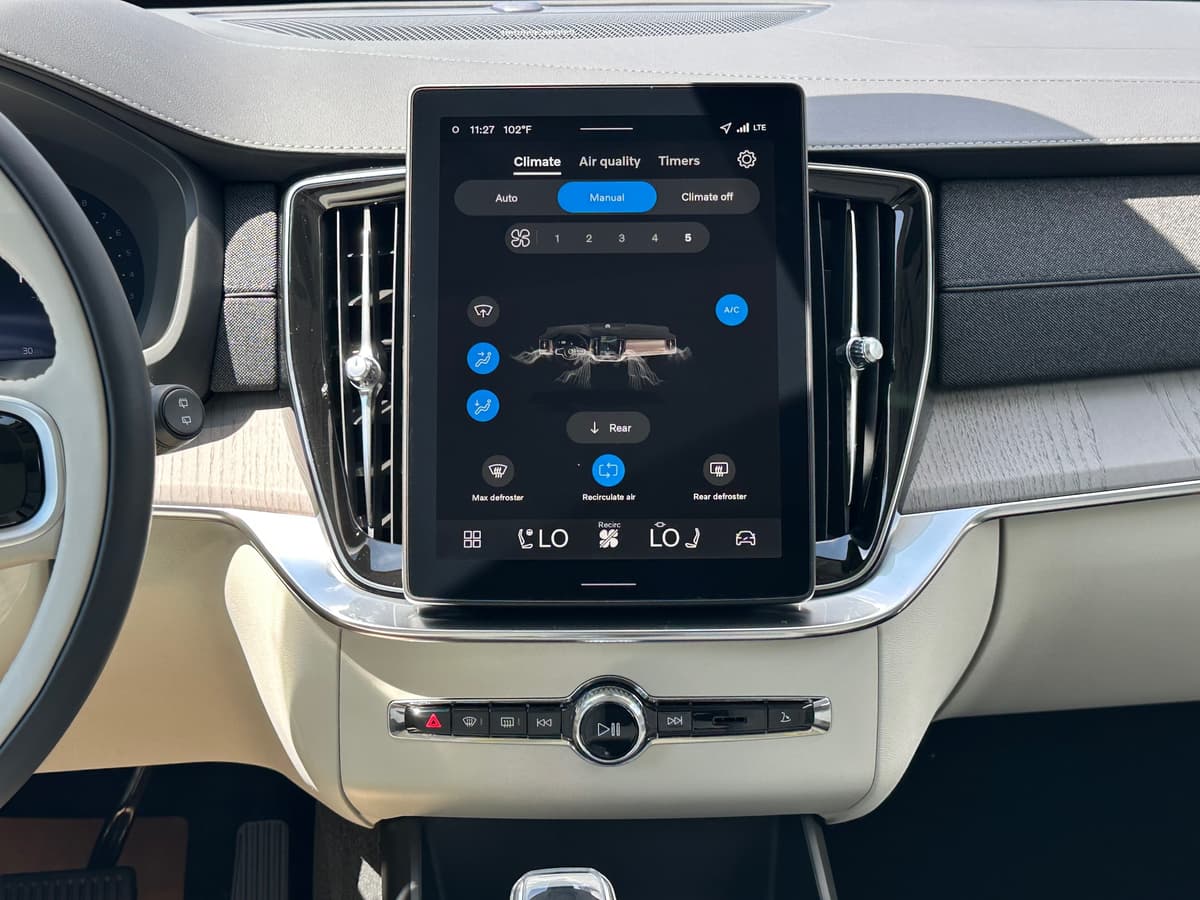 2026 Volvo XC90 - Image 13