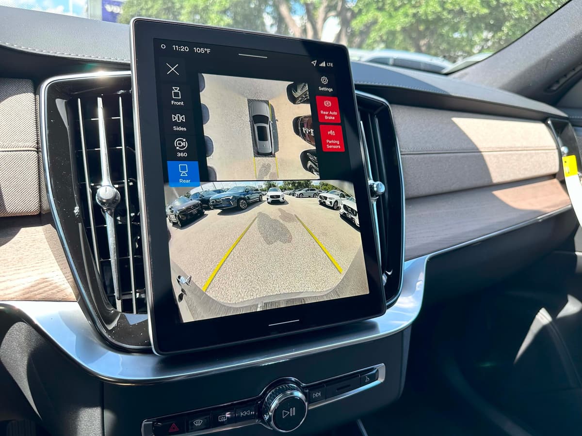 2026 Volvo XC90 - Image 23