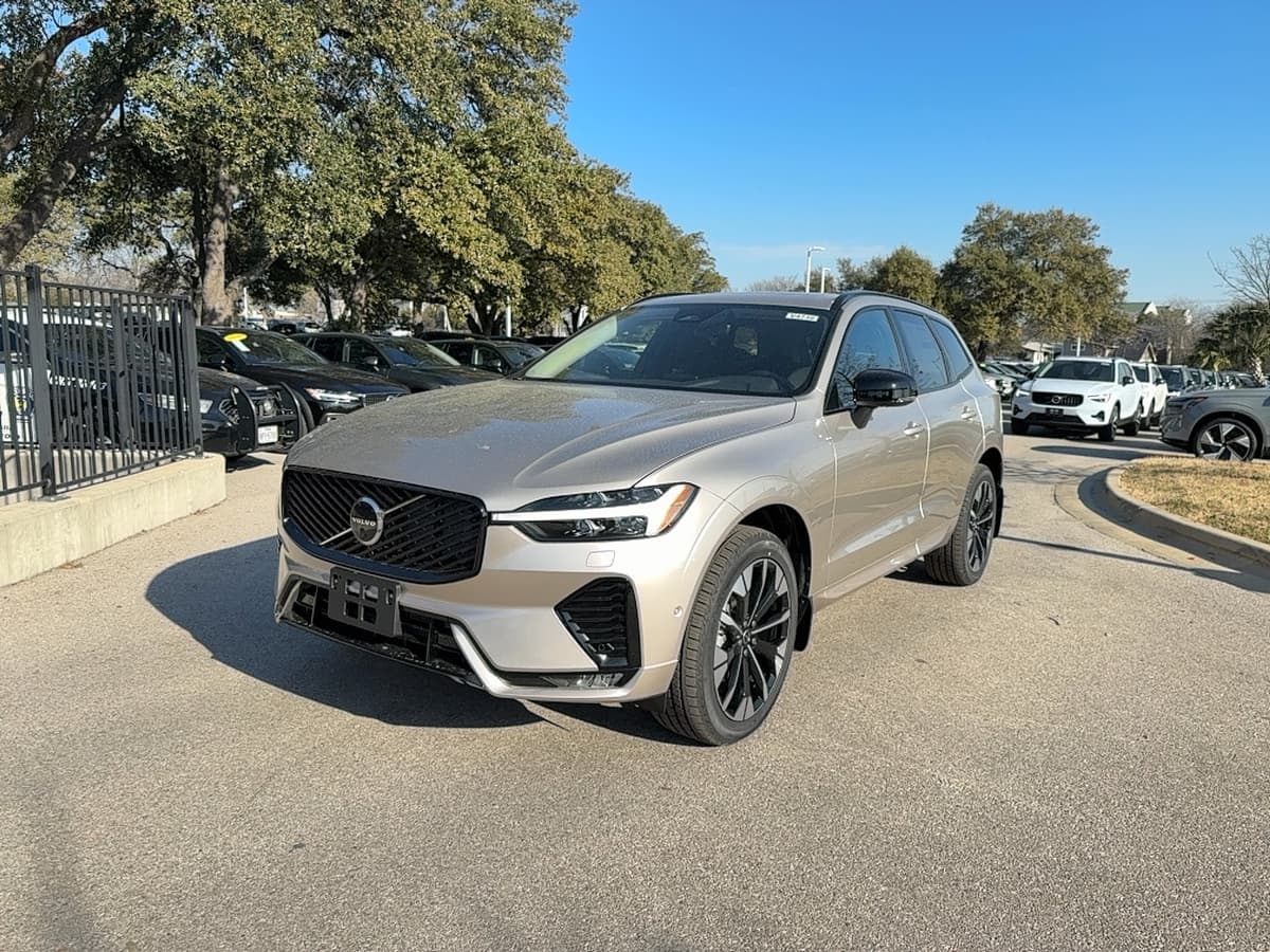 2026 Volvo XC60 - Image 2