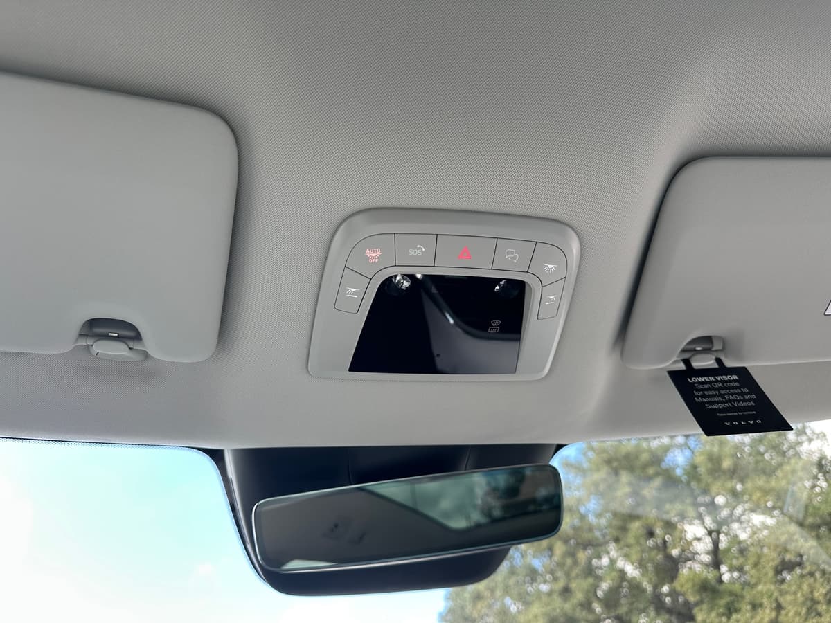 2025 Volvo EX90 - Image 18