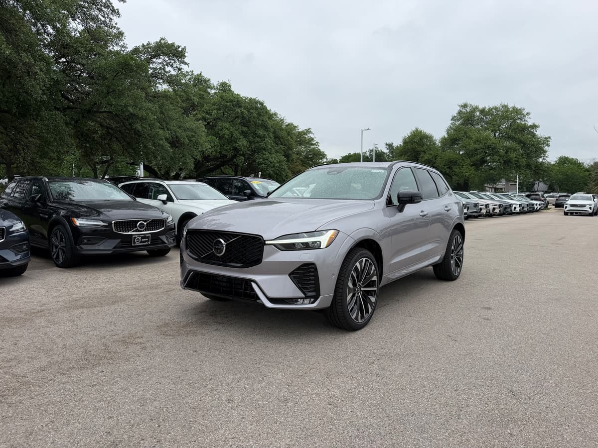 2026 Volvo XC60 - Image 2