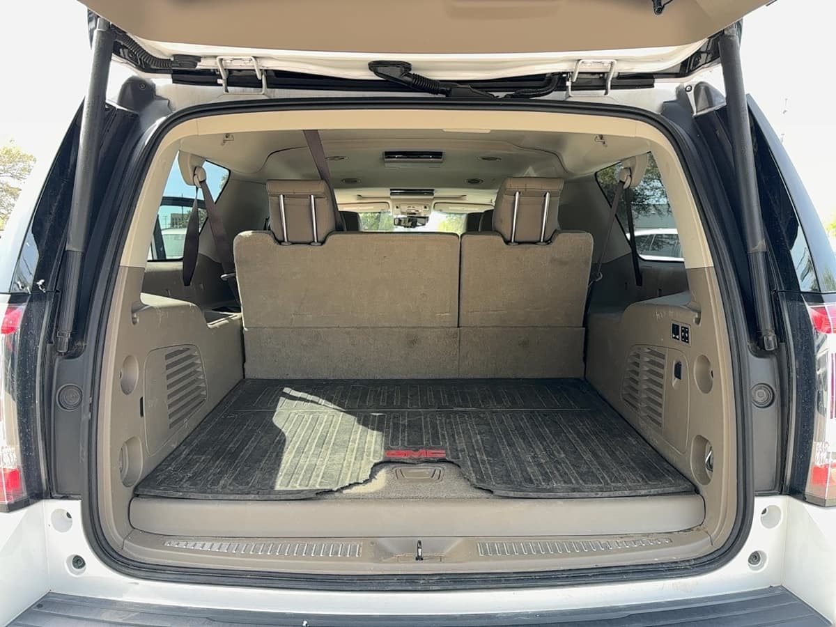 2017 GMC Yukon XL - Image 27