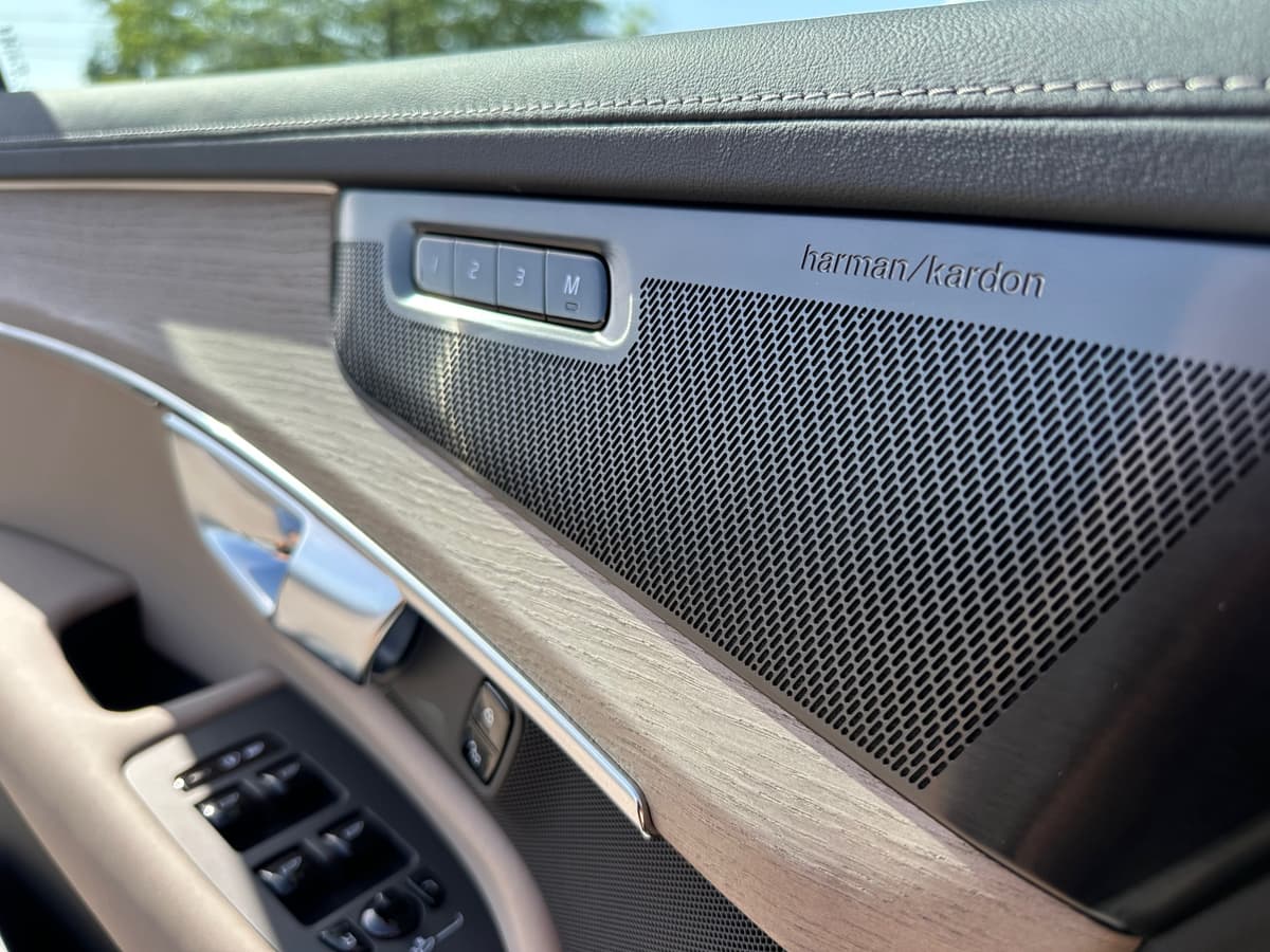 2026 Volvo XC90 - Image 18