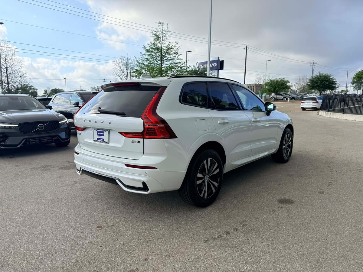 2025 Volvo XC60 - Image 6