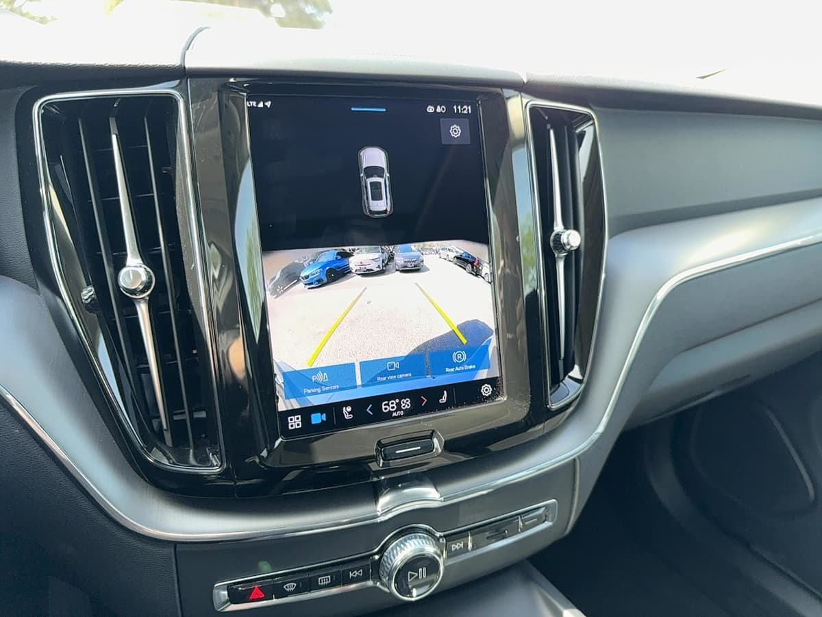 2025 Volvo XC60 - Image 19