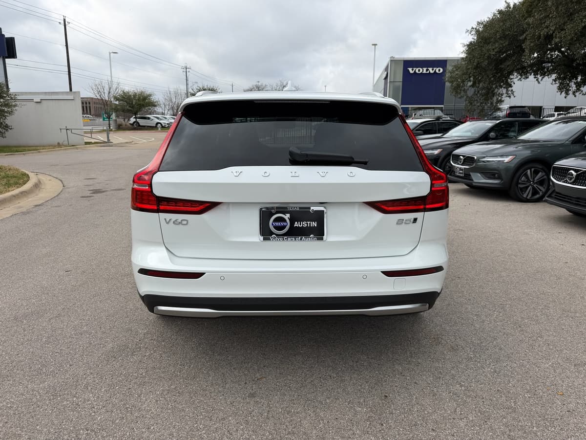 2026 Volvo V60 Cross Country - Image 5