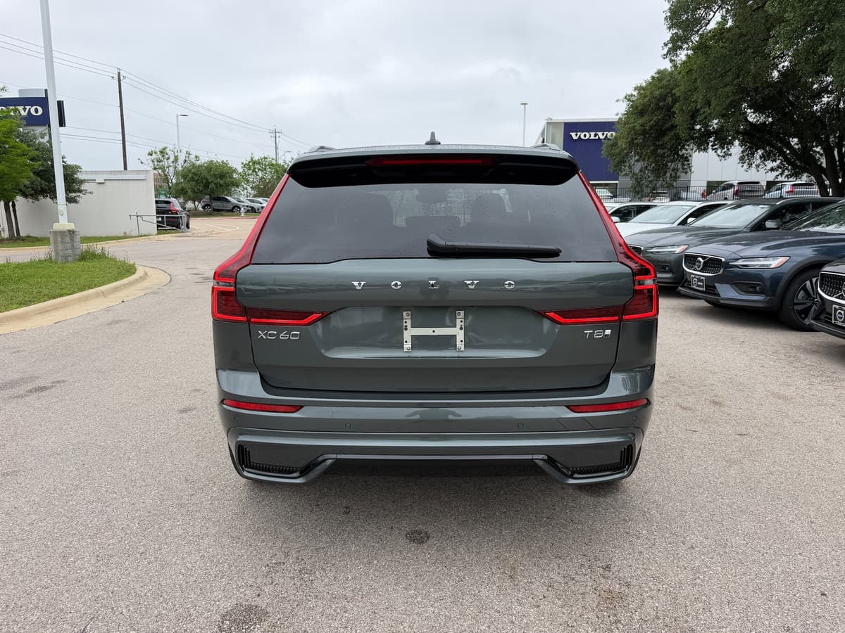 2026 Volvo XC60 plug-in hybrid - Image 5