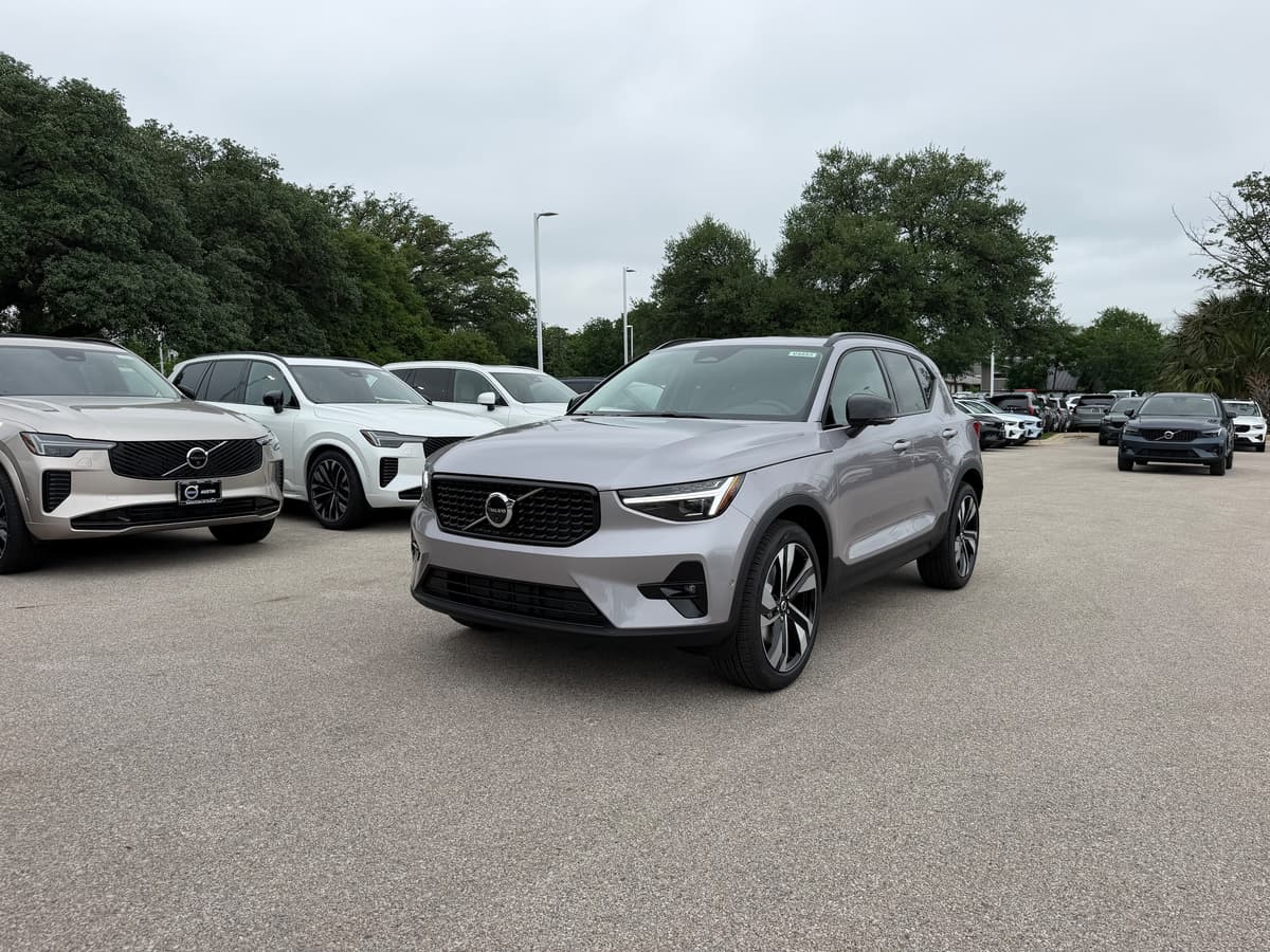 2026 Volvo XC40