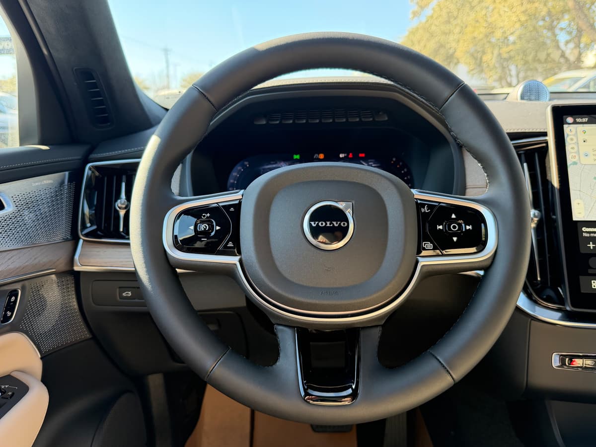 2026 Volvo XC90 plug-in hybrid - Image 14