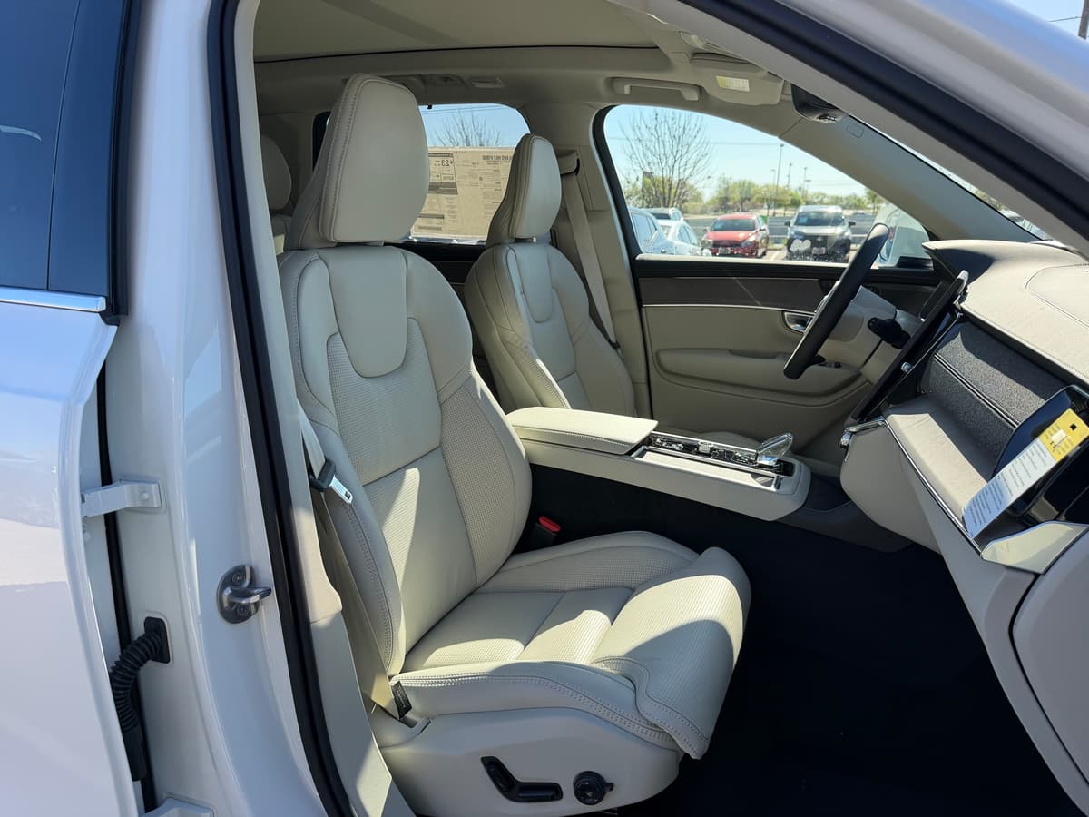 2026 Volvo XC90 - Image 8