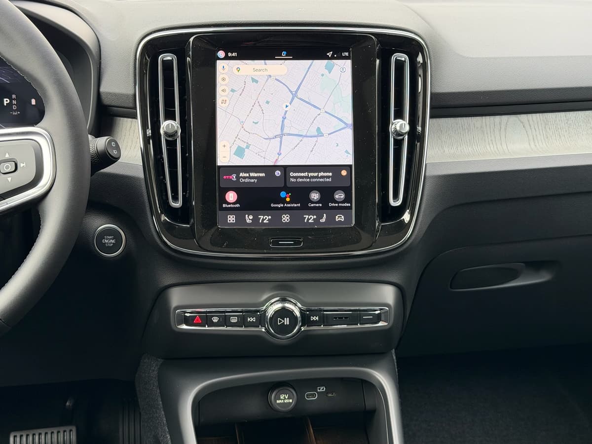 2026 Volvo XC40 - Image 12