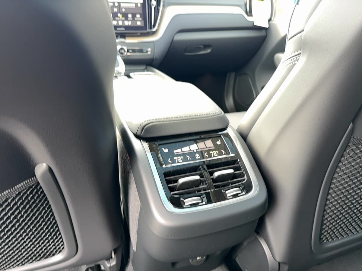 2026 Volvo XC60 - Image 16