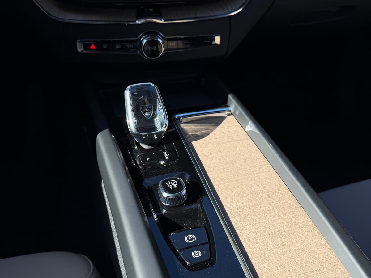 2026 Volvo XC60 - Image 11