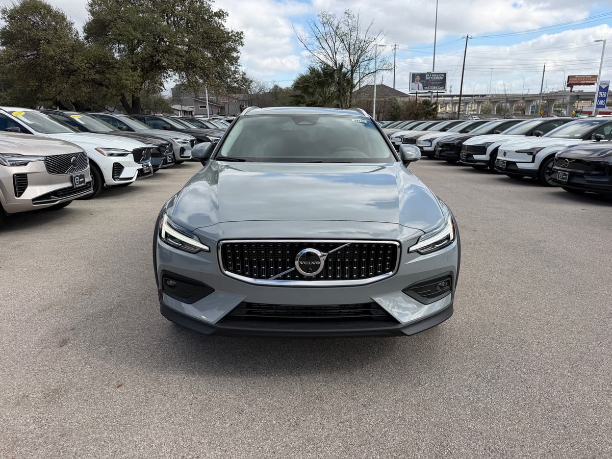 2026 Volvo V60 Cross Country - Image 6