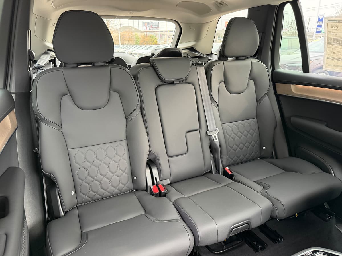 2026 Volvo XC90 - Image 10