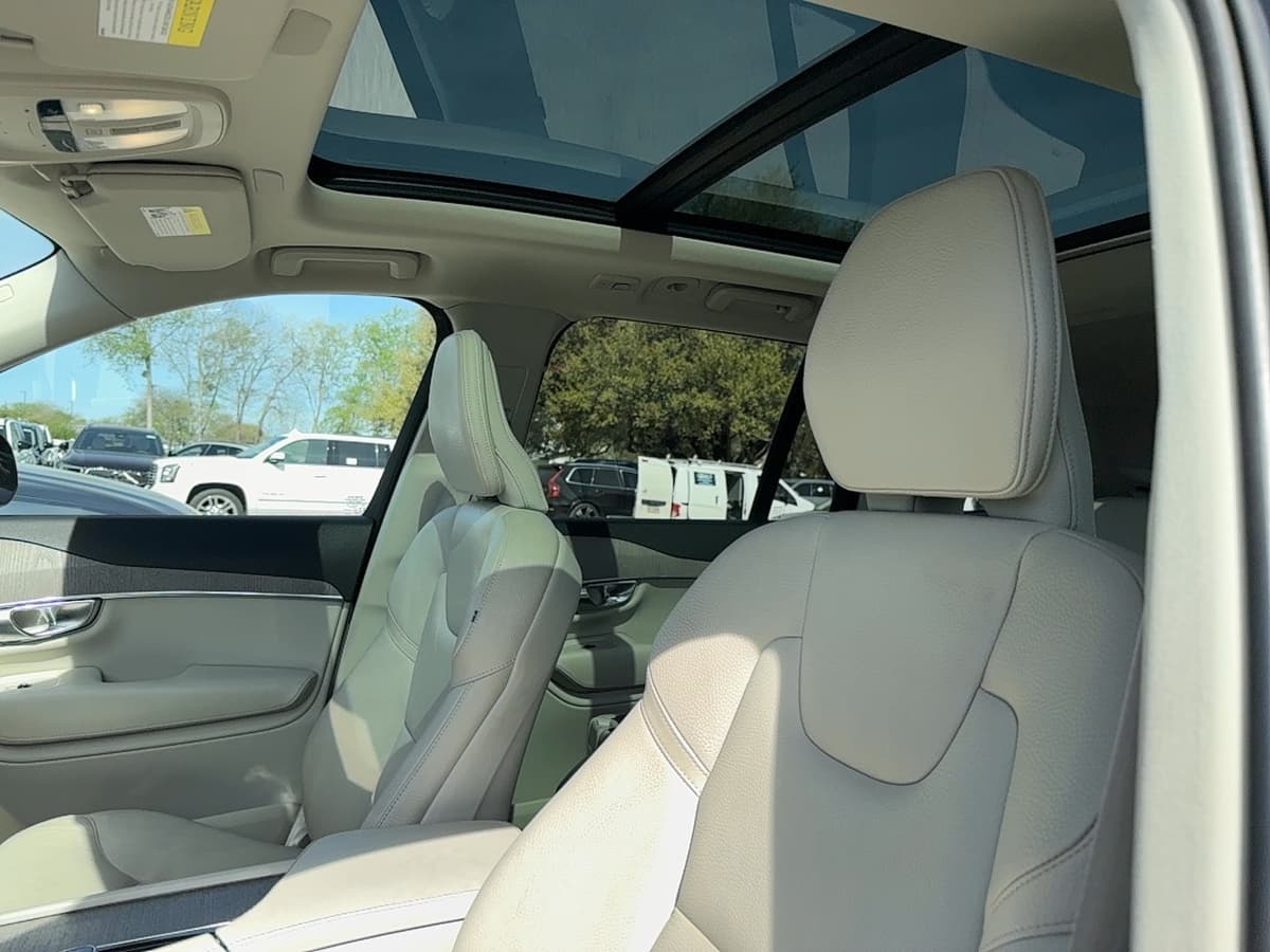 2023 Volvo XC90 - Image 10