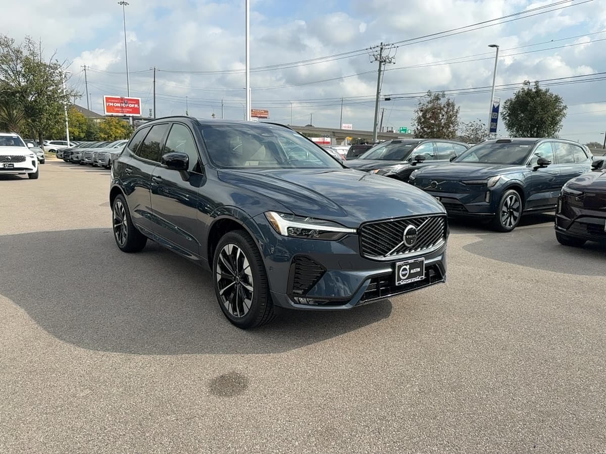 2026 Volvo XC60 - Image 12