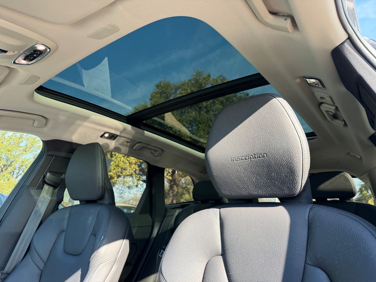 2020 Volvo XC60 - Image 25