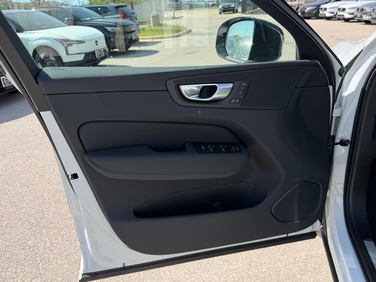 2026 Volvo XC60 - Image 15