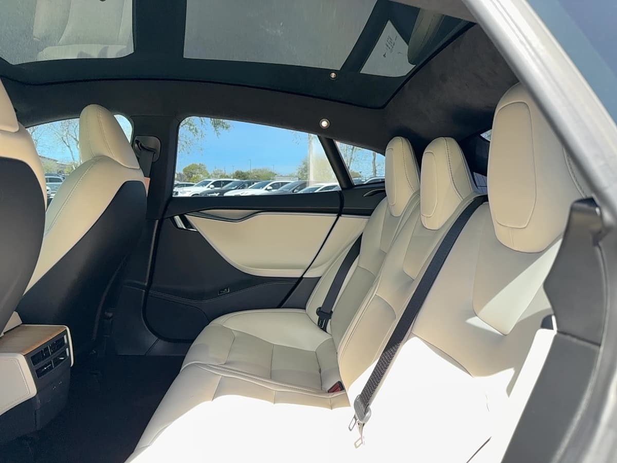 2020 Tesla Model S - Image 14
