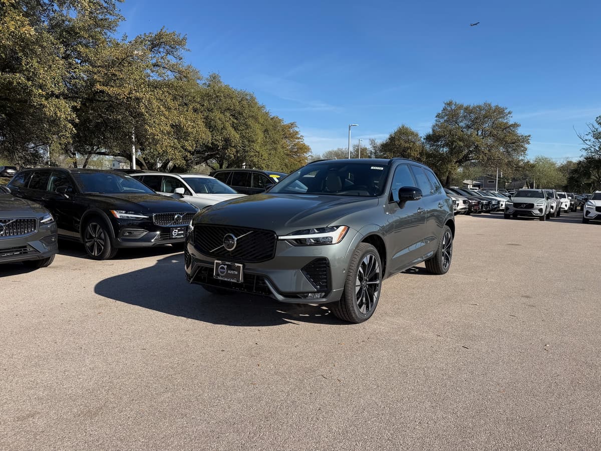 2026 Volvo XC60 - Image 2