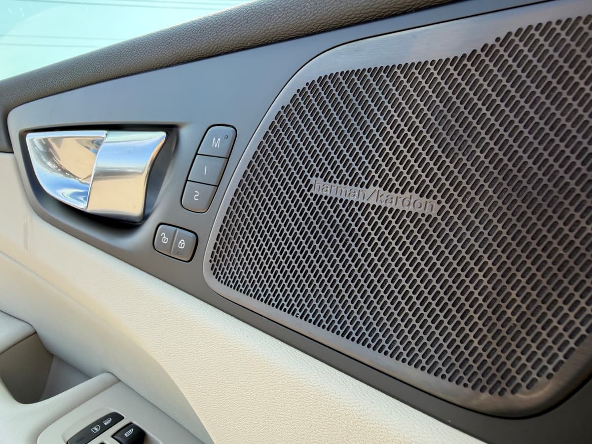 2026 Volvo XC60 - Image 18