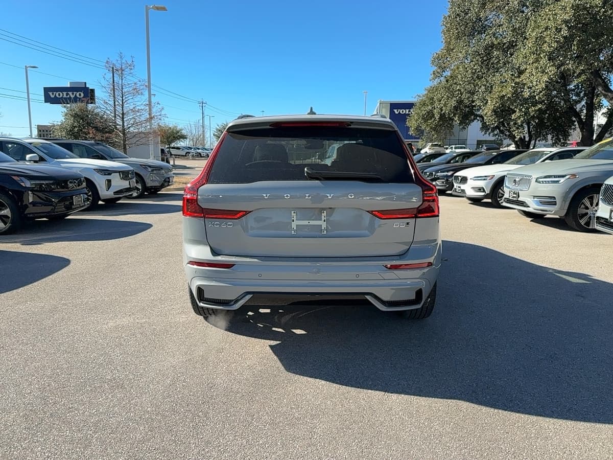 2026 Volvo XC60 - Image 7