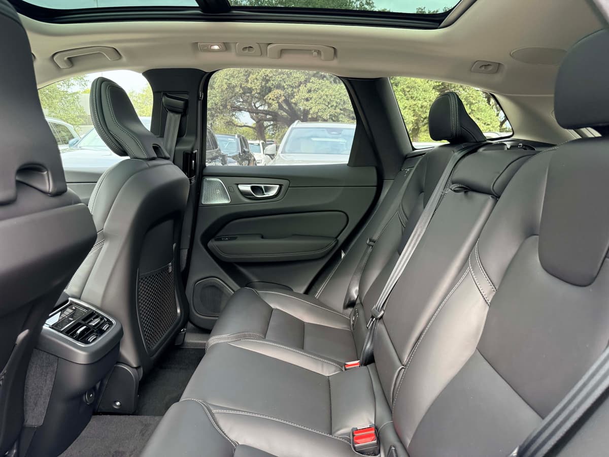 2026 Volvo XC60 - Image 16